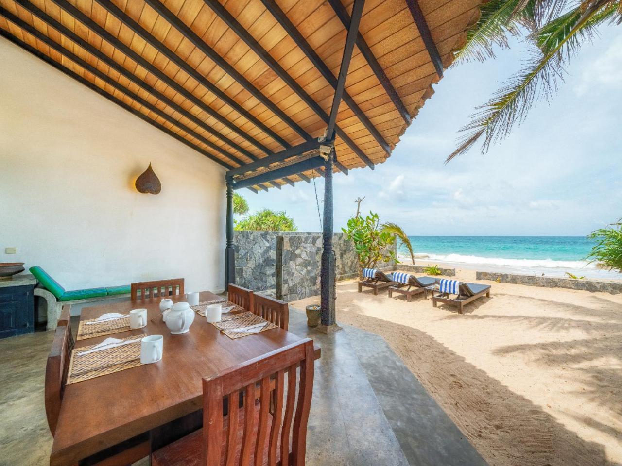 Blue Parrot Beach Villa Ambalangoda  Dış mekan fotoğraf